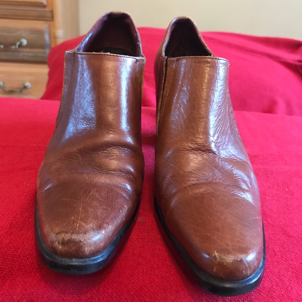 Privileged Leather Bootie - Picture 2 of 3